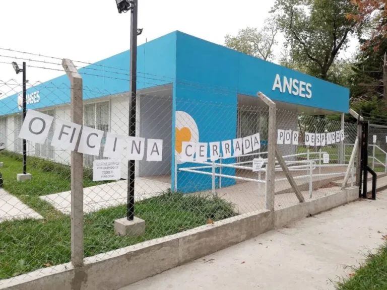 Despidos y cierre de oficinas en ANSES: El mapa de conflictos en la provincia de Buenos Aires